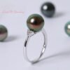 18K Peacock Green Tahitian Pearl Ring – Aurora Glow |9–10mm